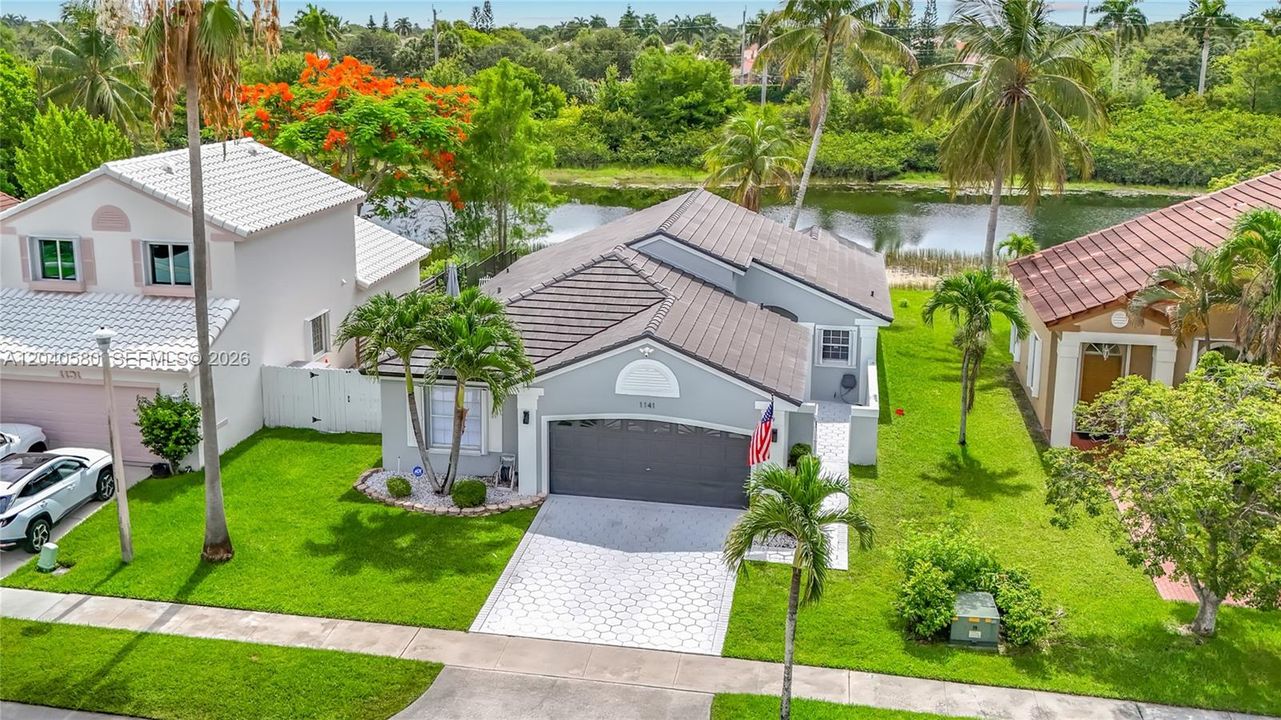 Activo con contrato: $650,000 (3 camas, 2 baños, 1577 Pies cuadrados)