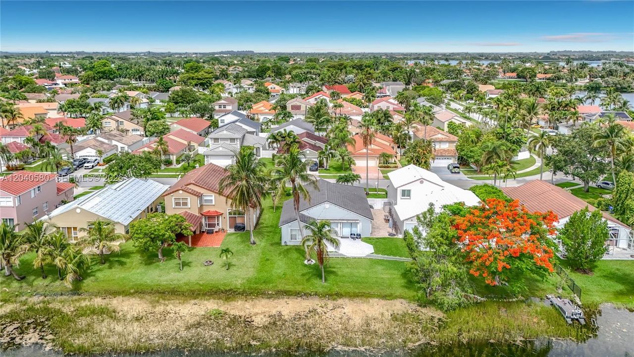 Activo con contrato: $650,000 (3 camas, 2 baños, 1577 Pies cuadrados)