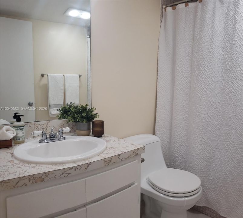 В аренду: $2,200 (2 спален, 2 ванн, 1112 Квадратных фут)