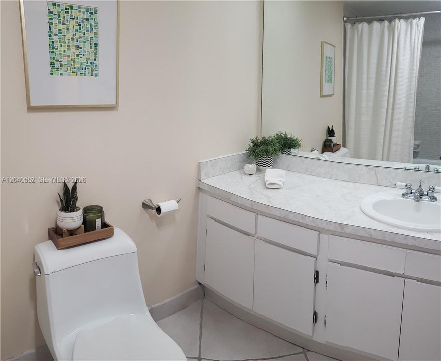 В аренду: $2,200 (2 спален, 2 ванн, 1112 Квадратных фут)