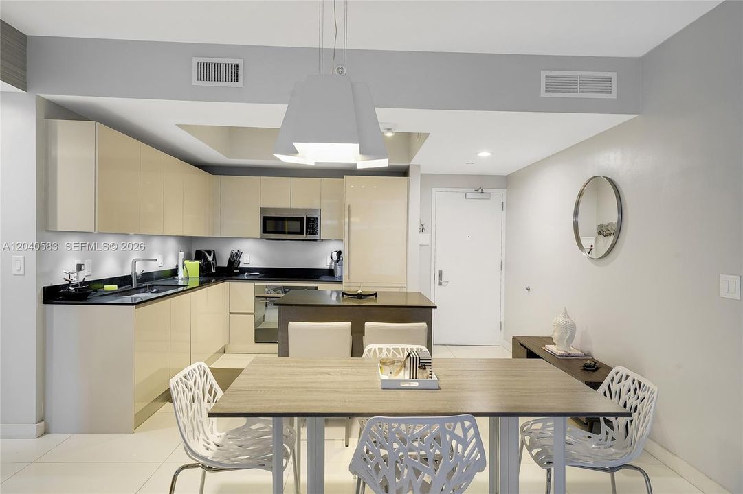 For Rent: $5,900 (2 beds, 2 baths, 970 Square Feet)