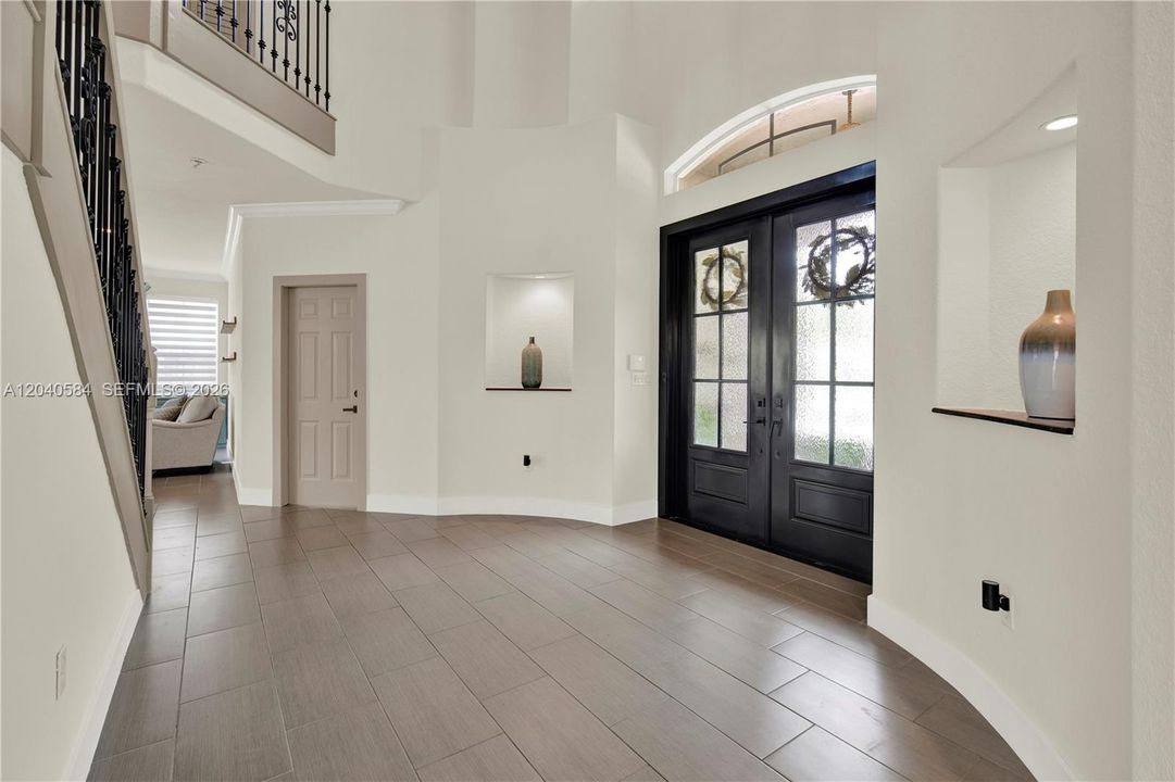 For Rent: $4,750 (5 beds, 4 baths, 2959 Square Feet)