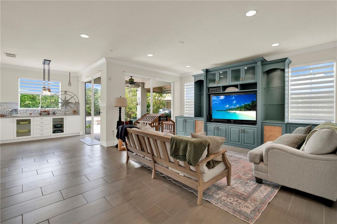 For Rent: $4,750 (5 beds, 4 baths, 2959 Square Feet)