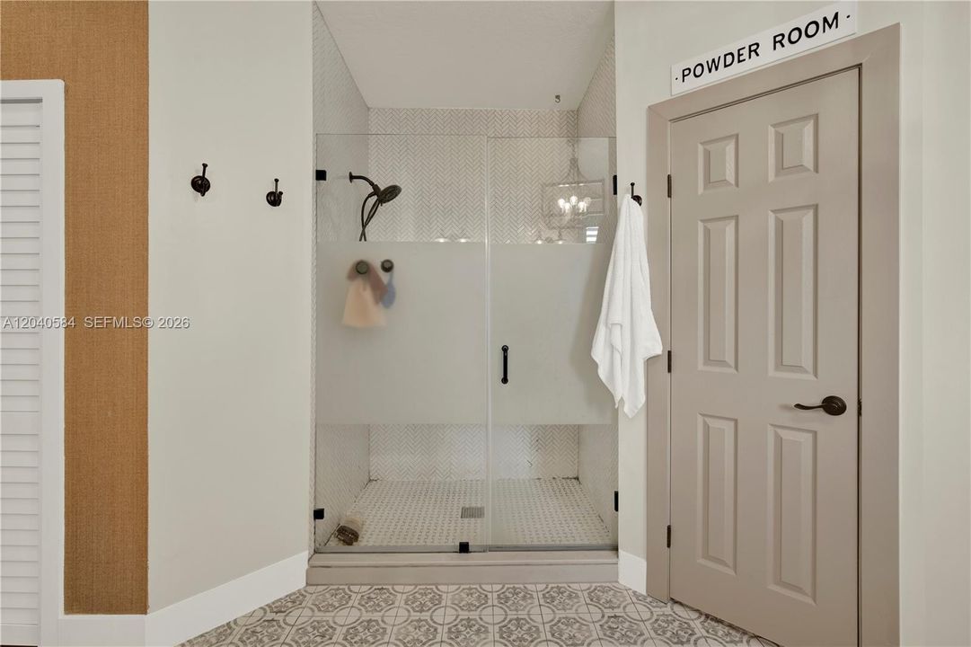 For Rent: $4,750 (5 beds, 4 baths, 2959 Square Feet)
