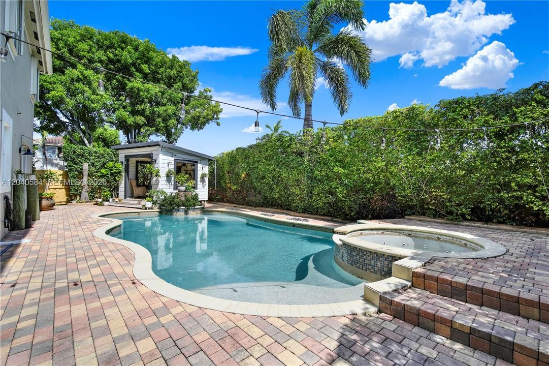For Rent: $4,750 (5 beds, 4 baths, 2959 Square Feet)