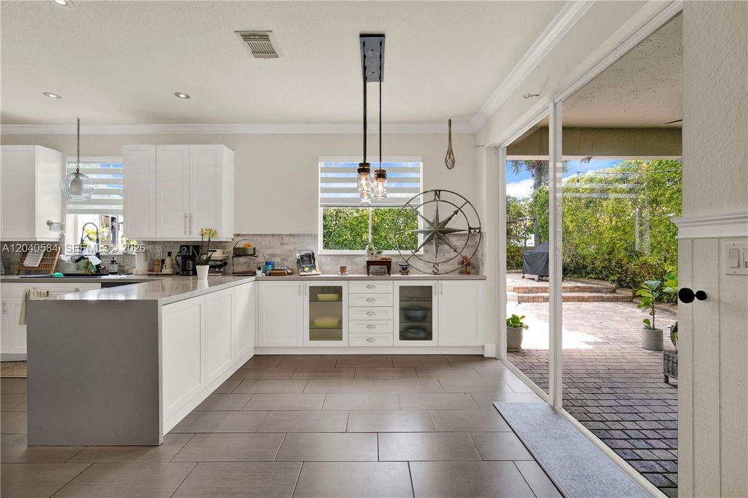 For Rent: $4,750 (5 beds, 4 baths, 2959 Square Feet)