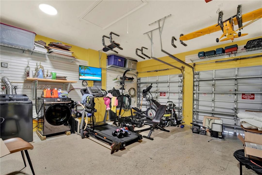 2-Car Garage