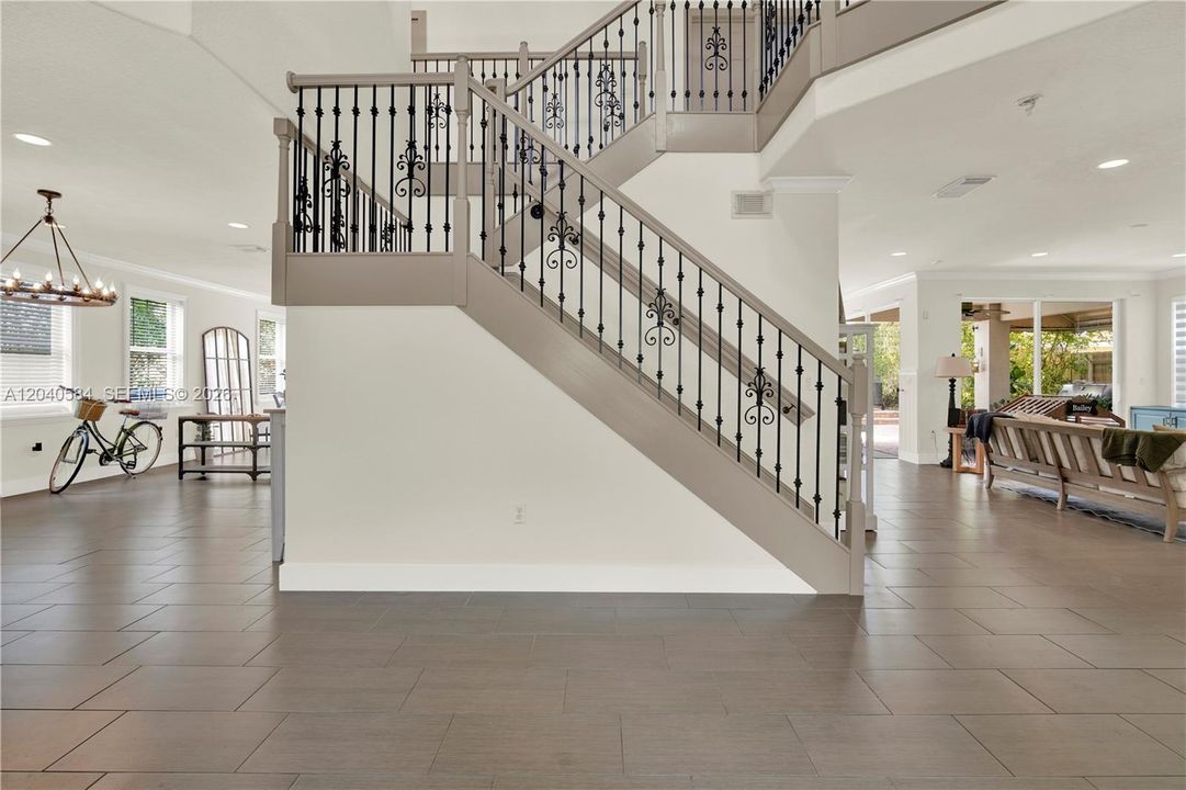 For Rent: $4,750 (5 beds, 4 baths, 2959 Square Feet)