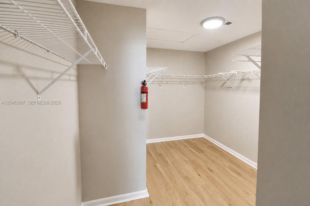 En Venta: $369,999 (2 camas, 2 baños, 1457 Pies cuadrados)