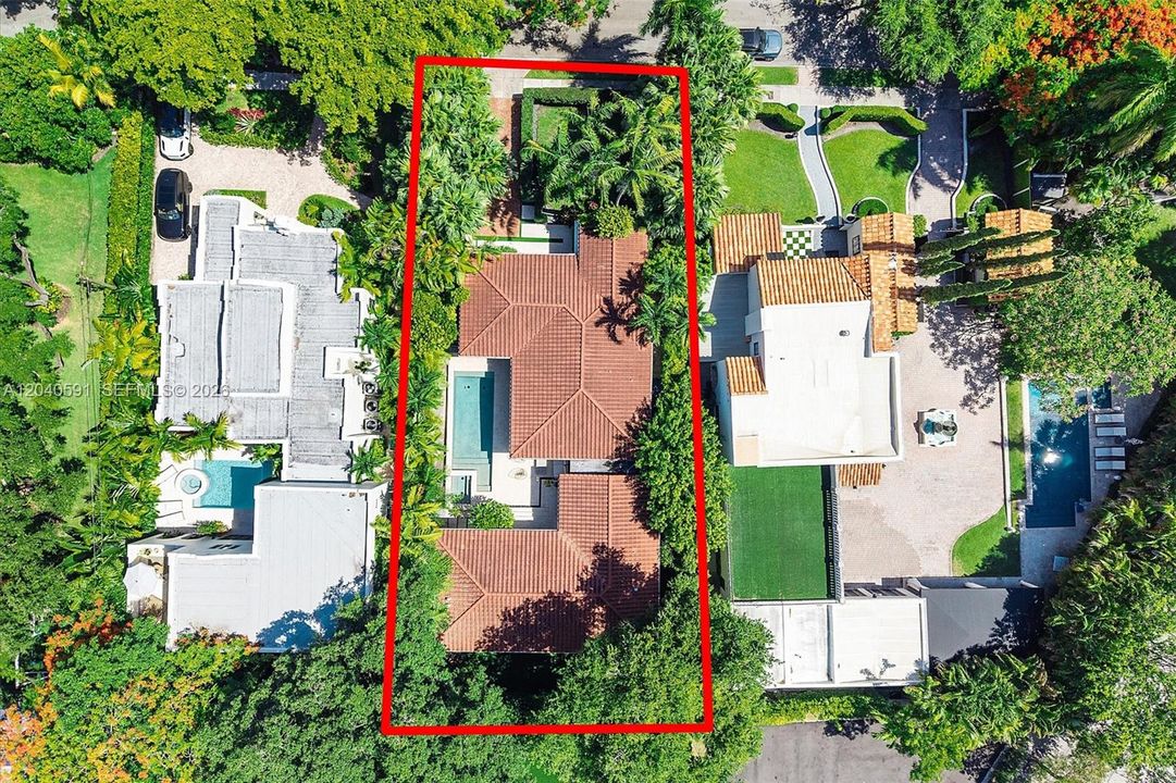En Renta: $21,500 (4 camas, 3 baños, 3086 Pies cuadrados)
