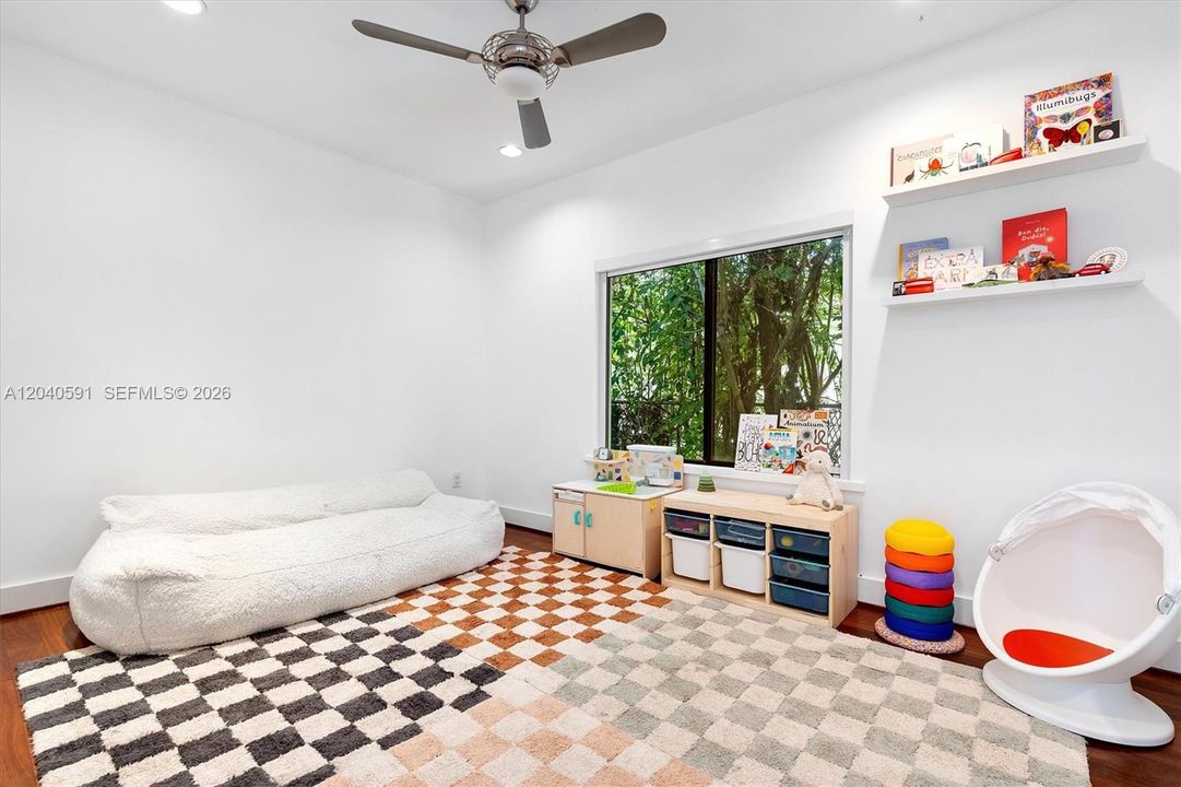 En Renta: $21,500 (4 camas, 3 baños, 3086 Pies cuadrados)