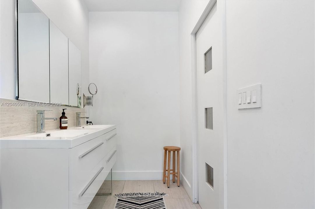 En Renta: $21,500 (4 camas, 3 baños, 3086 Pies cuadrados)