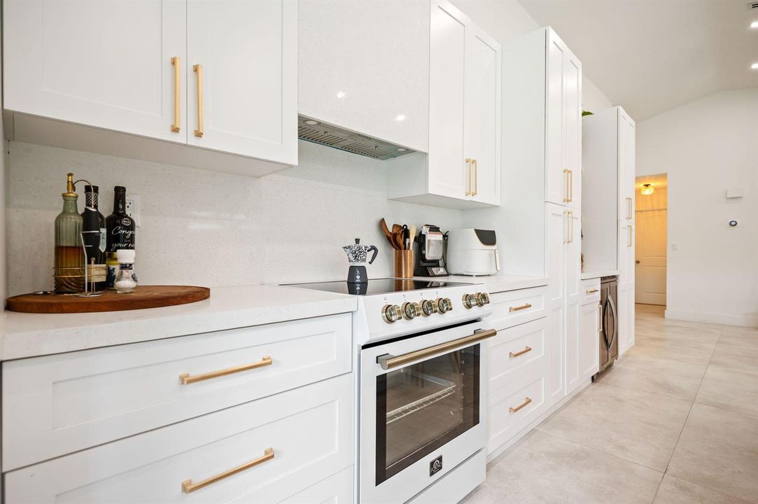 5-web-or-mls-15121-s-waterford-dr