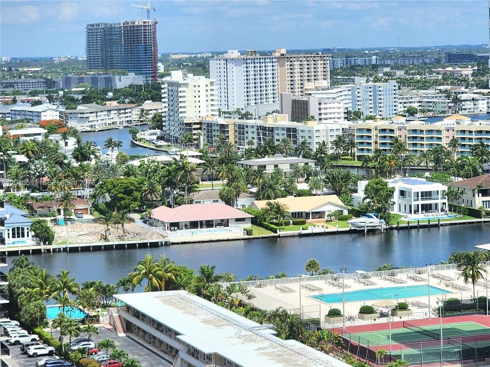 En Venta: $334,000 (1 camas, 1 baños, 896 Pies cuadrados)