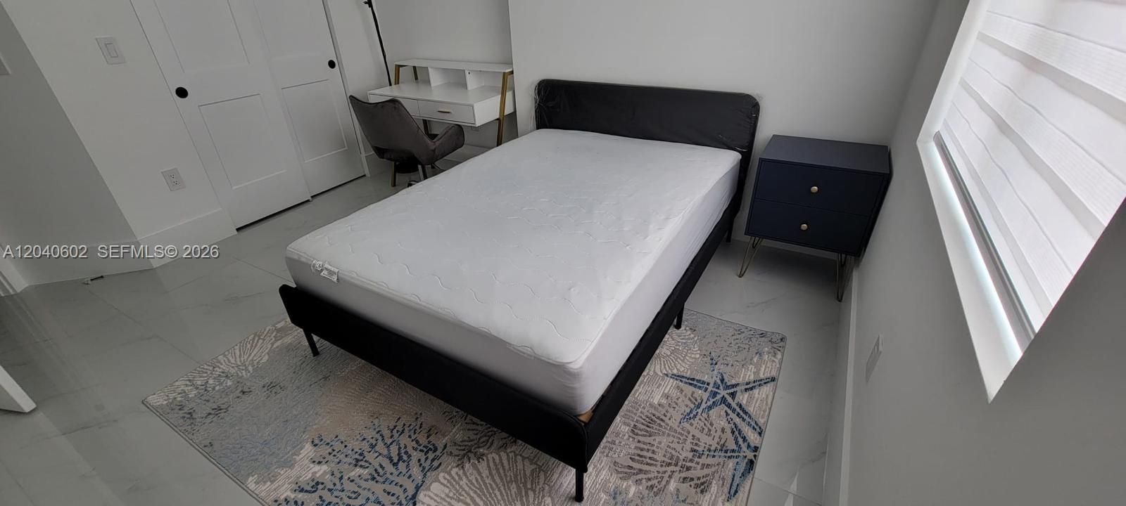 For Rent: $12,000 (5 beds, 3 baths, 2008 Square Feet)