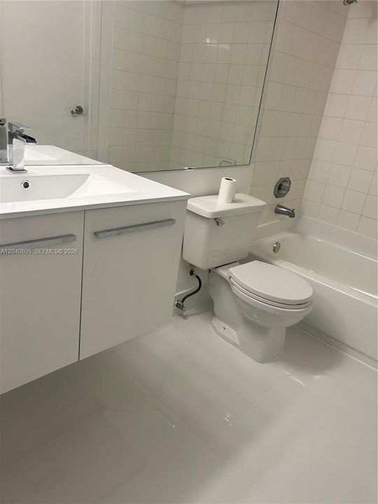 For Sale: $385,000 (2 beds, 2 baths, 1030 Square Feet)