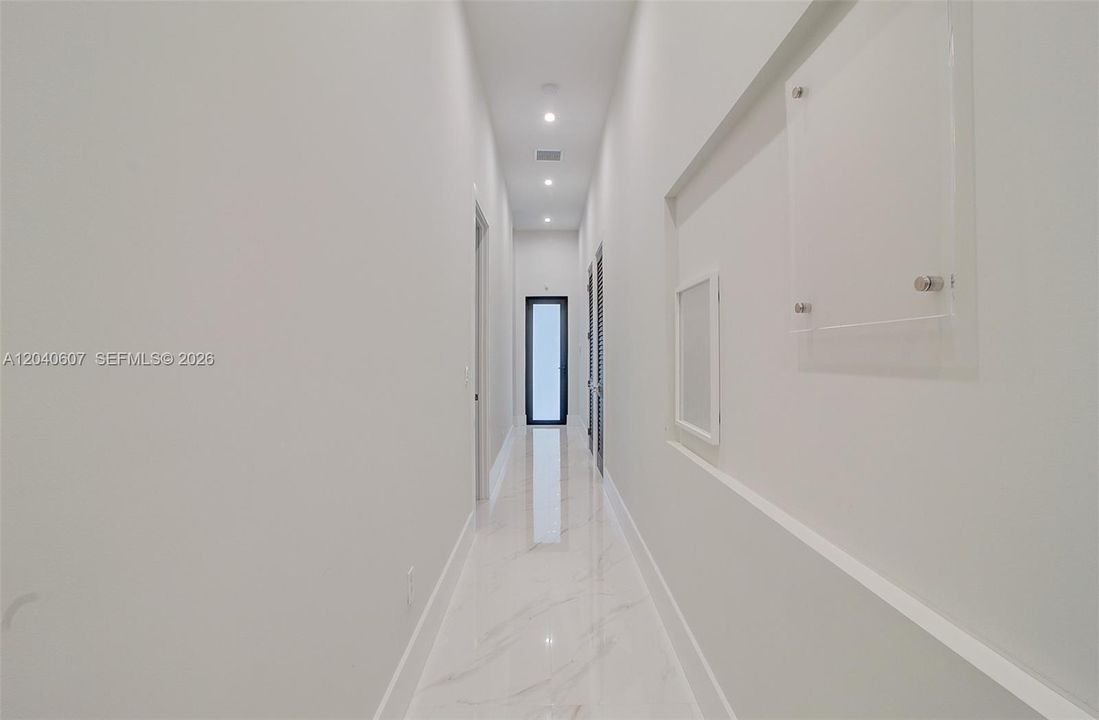 For Sale: $3,999,999 (6 beds, 6 baths, 4250 Square Feet)