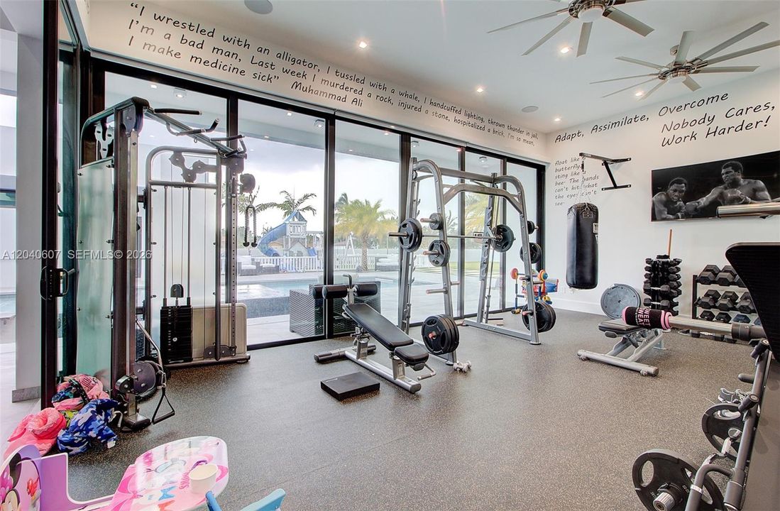 For Sale: $3,999,999 (6 beds, 6 baths, 4250 Square Feet)