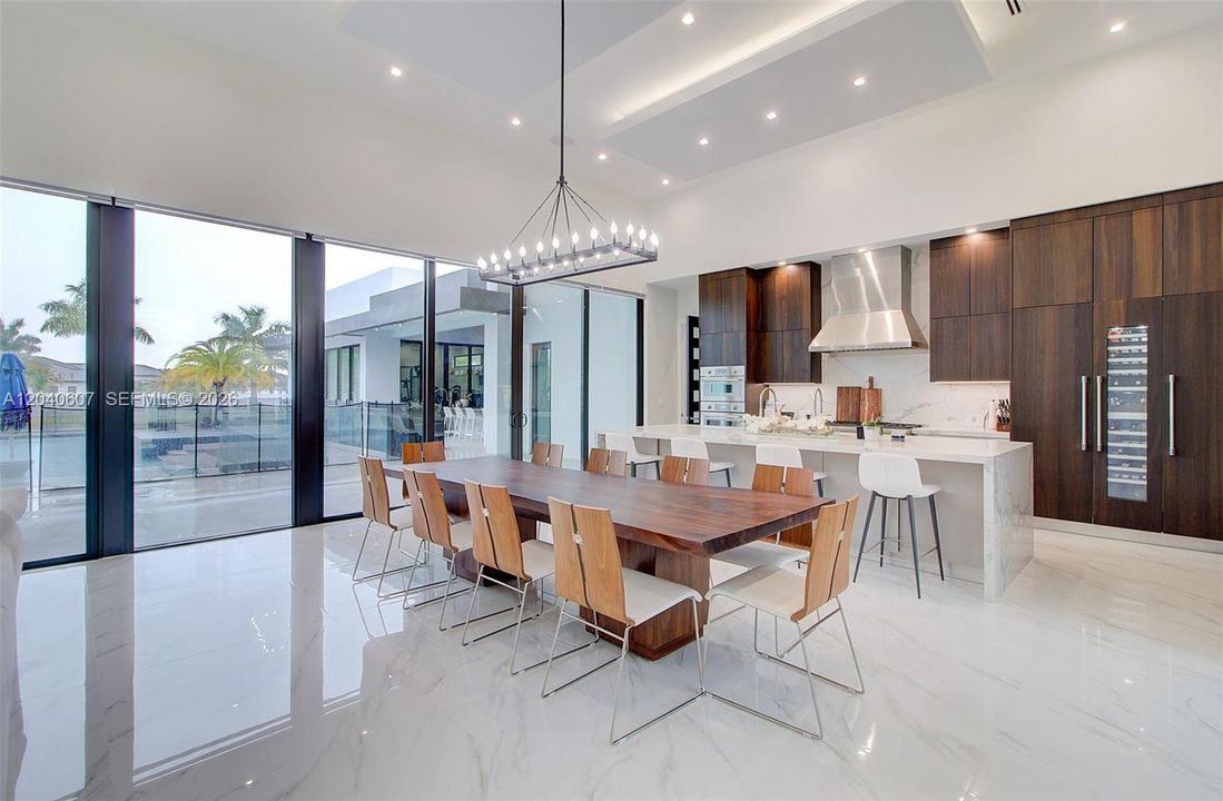For Sale: $3,999,999 (6 beds, 6 baths, 4250 Square Feet)