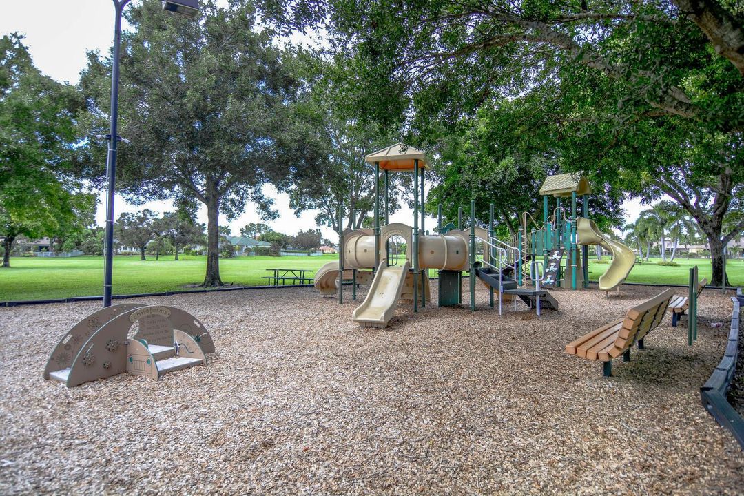 4676 Manderly Dr Wellington FL-large-050