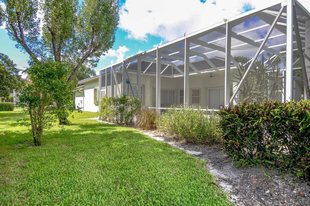 4676 Manderly Dr Wellington FL-large-040