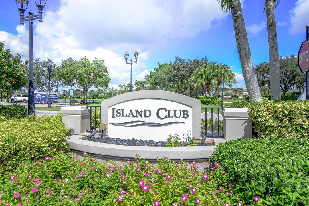4676 Manderly Dr Wellington FL-large-048
