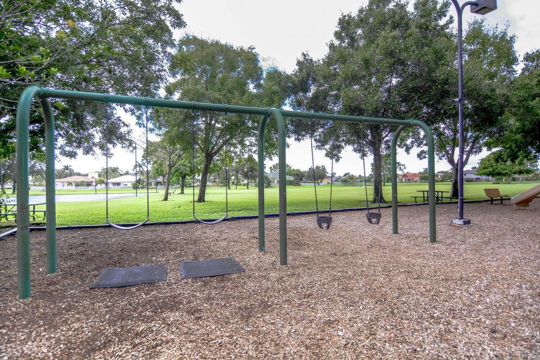 4676 Manderly Dr Wellington FL-large-051