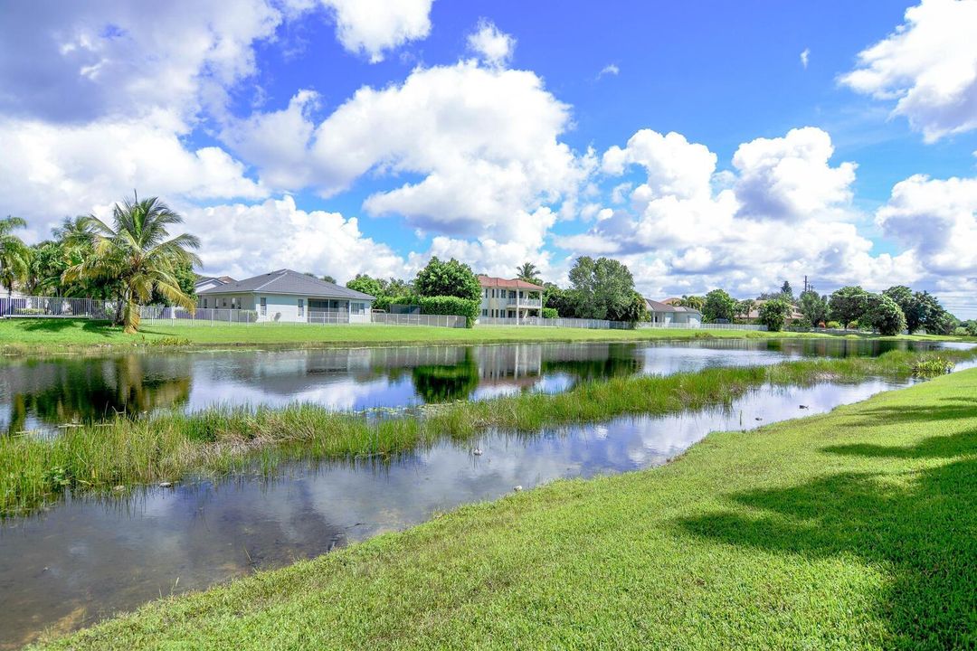 4676 Manderly Dr Wellington FL-large-042