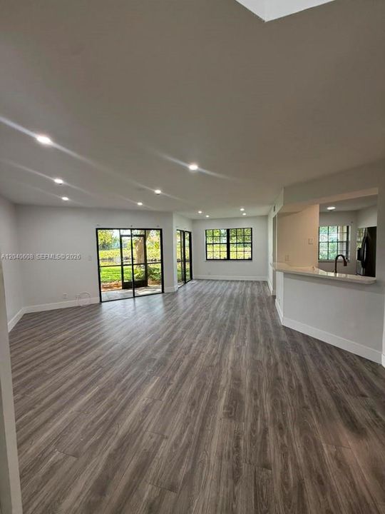 For Rent: $3,100 (3 beds, 3 baths, 1318 Square Feet)