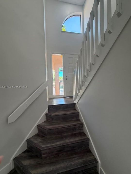 For Rent: $3,100 (3 beds, 3 baths, 1318 Square Feet)