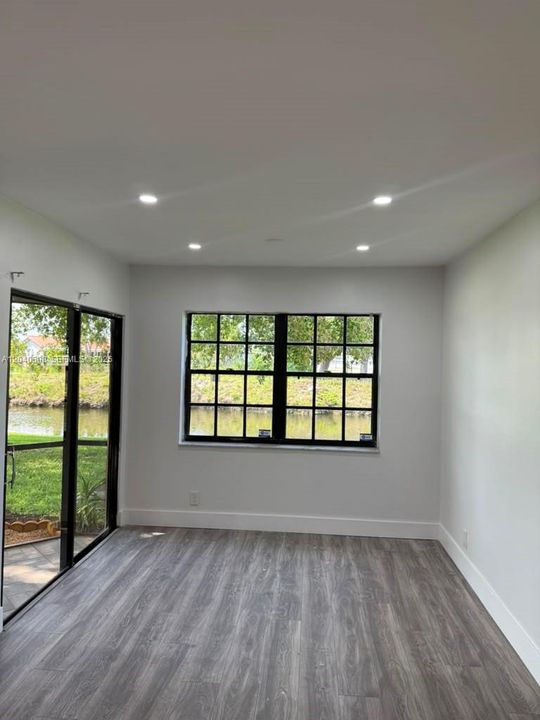 For Rent: $3,100 (3 beds, 3 baths, 1318 Square Feet)