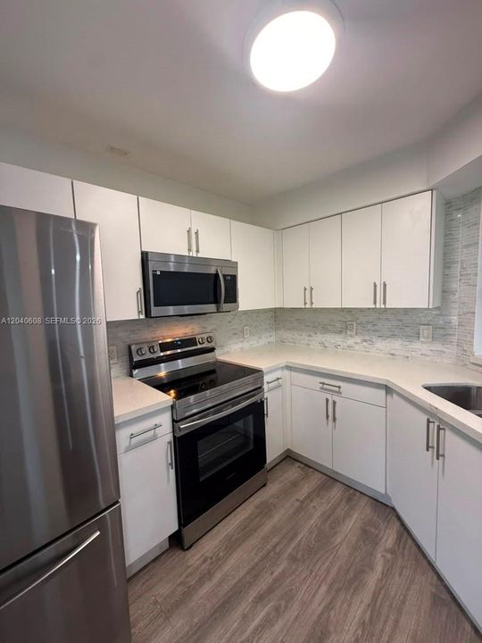 For Rent: $3,100 (3 beds, 3 baths, 1318 Square Feet)