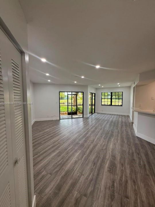 For Rent: $3,100 (3 beds, 3 baths, 1318 Square Feet)