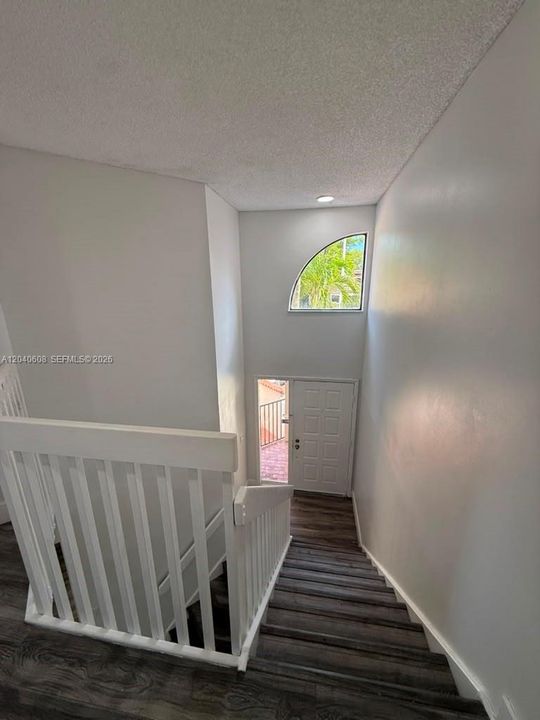 For Rent: $3,100 (3 beds, 3 baths, 1318 Square Feet)