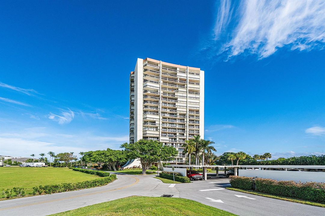 003-2425PresidentialWay-PH-WestPalmBeach