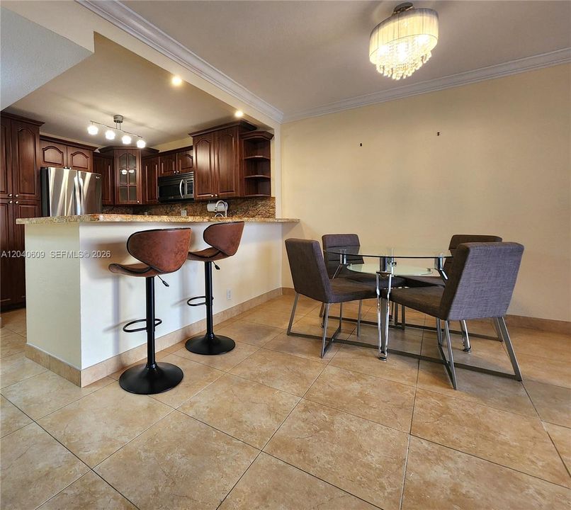 For Sale: $379,000 (1 beds, 1 baths, 896 Square Feet)
