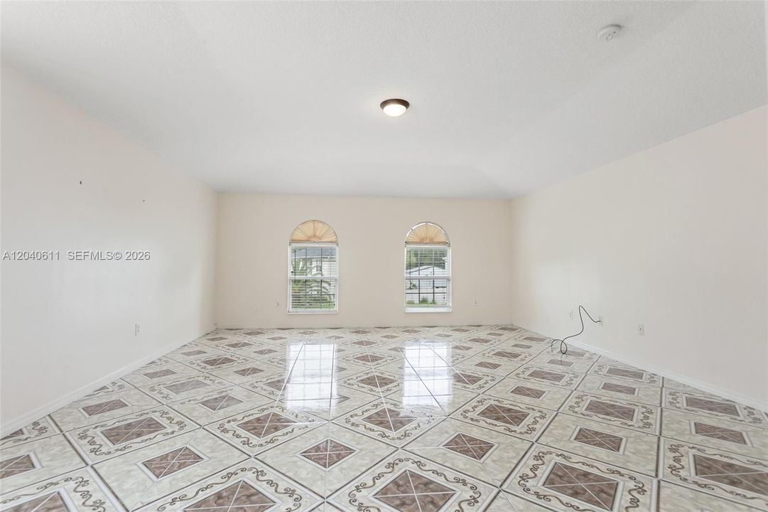 En Renta: $2,400 (4 camas, 3 baños, 0 Pies cuadrados)
