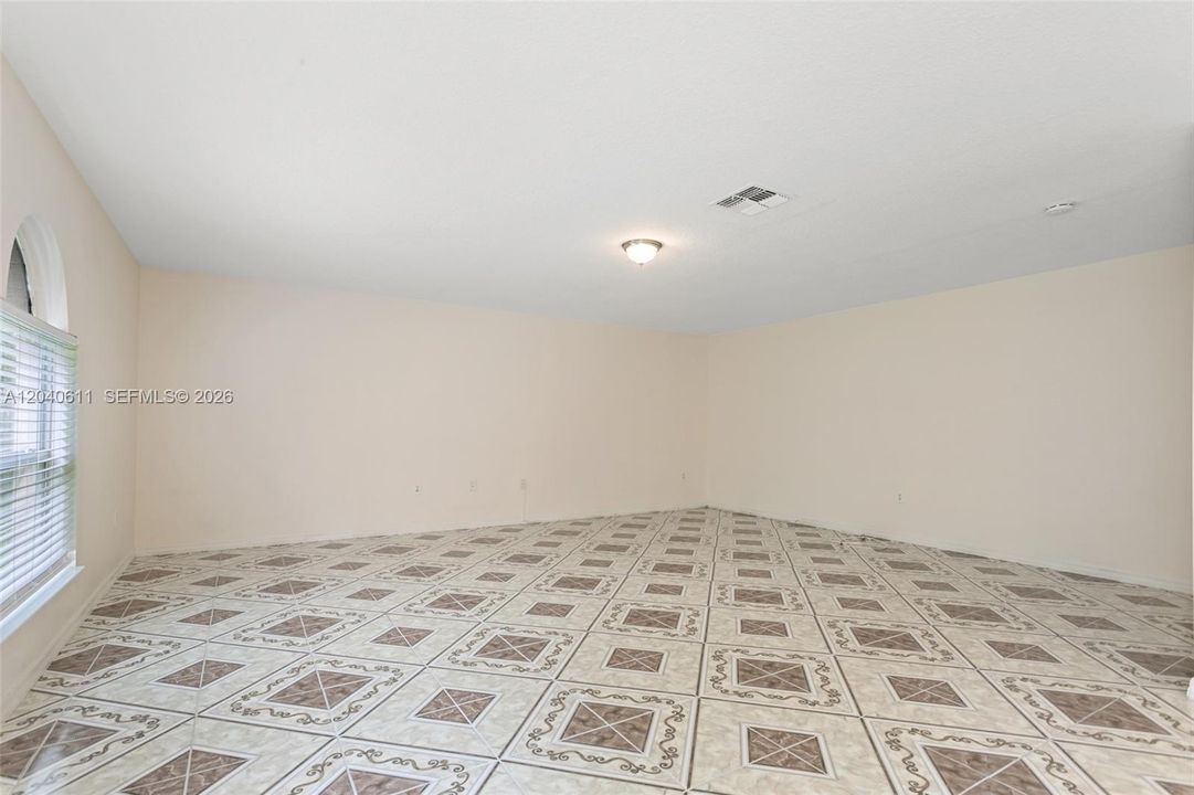 En Renta: $2,400 (4 camas, 3 baños, 0 Pies cuadrados)