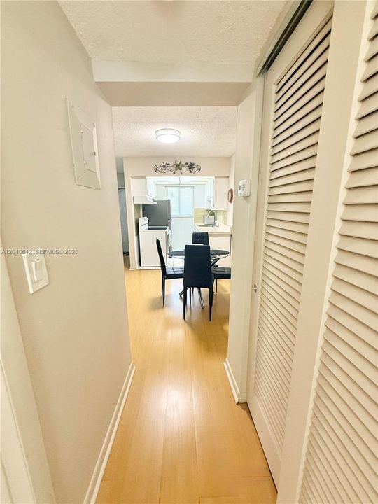 For Sale: $130,000 (1 beds, 1 baths, 510 Square Feet)
