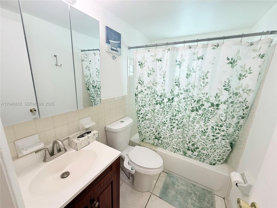 For Sale: $130,000 (1 beds, 1 baths, 510 Square Feet)