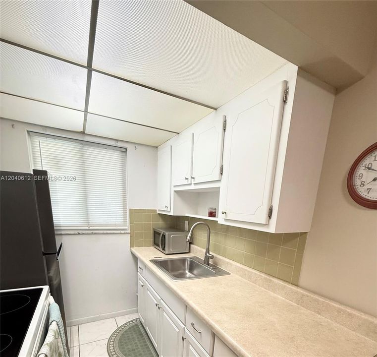 For Sale: $130,000 (1 beds, 1 baths, 510 Square Feet)