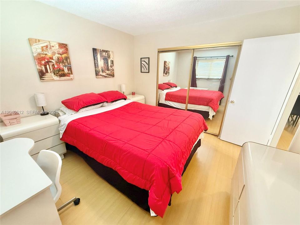 For Sale: $130,000 (1 beds, 1 baths, 510 Square Feet)