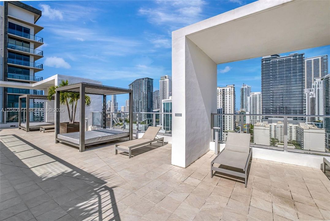 For Rent: $5,200 (3 beds, 2 baths, 1273 Square Feet)