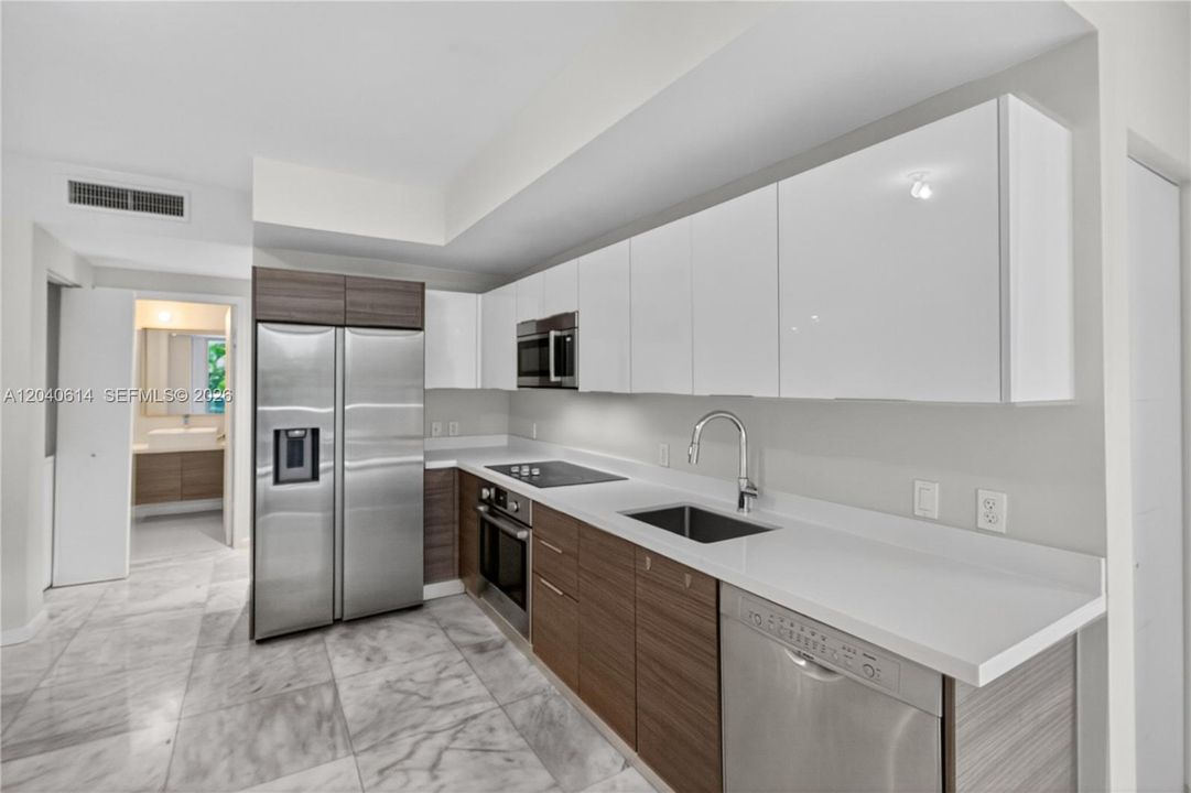 For Rent: $5,200 (3 beds, 2 baths, 1273 Square Feet)