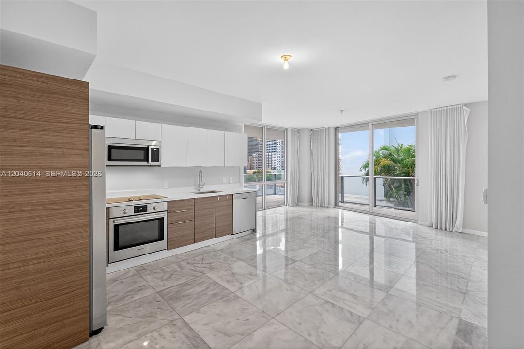 For Rent: $5,200 (3 beds, 2 baths, 1273 Square Feet)