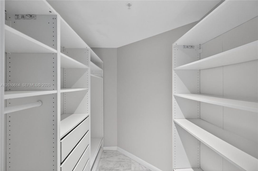 For Rent: $5,200 (3 beds, 2 baths, 1273 Square Feet)