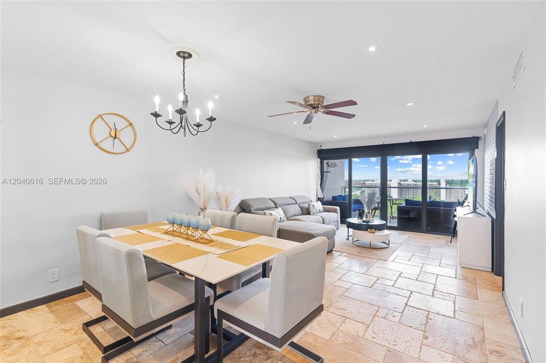 For Sale: $399,999 (2 beds, 2 baths, 1002 Square Feet)