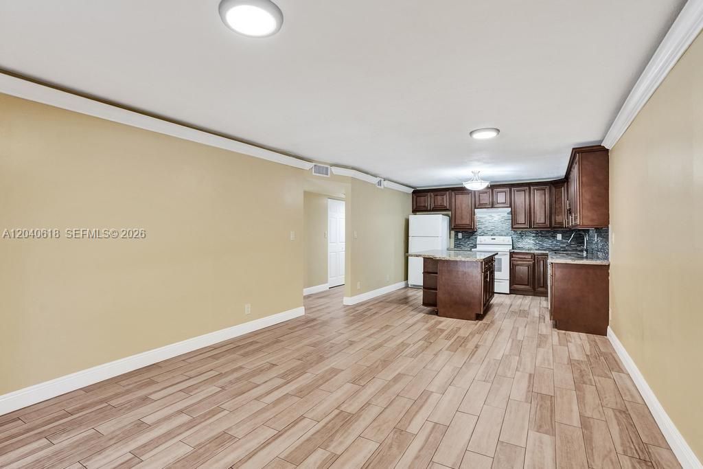 For Rent: $2,100 (2 beds, 2 baths, 1085 Square Feet)