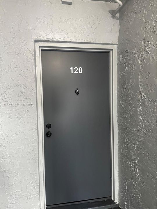 En Venta: $129,750 (1 camas, 2 baños, 693 Pies cuadrados)