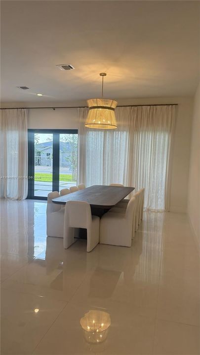 На продажу: $1,295,000 (5 спален, 4 ванн, 3373 Квадратных фут)